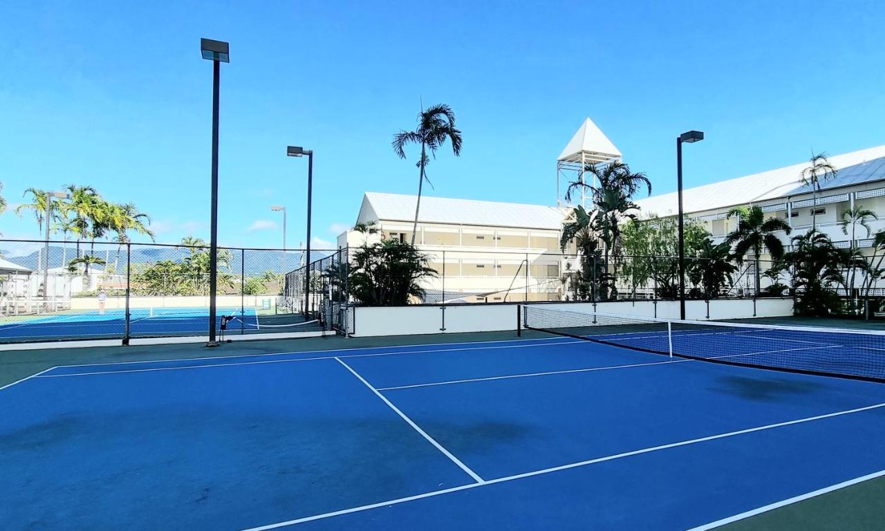 Cairns Luxury Seafront Apartment Exterior foto